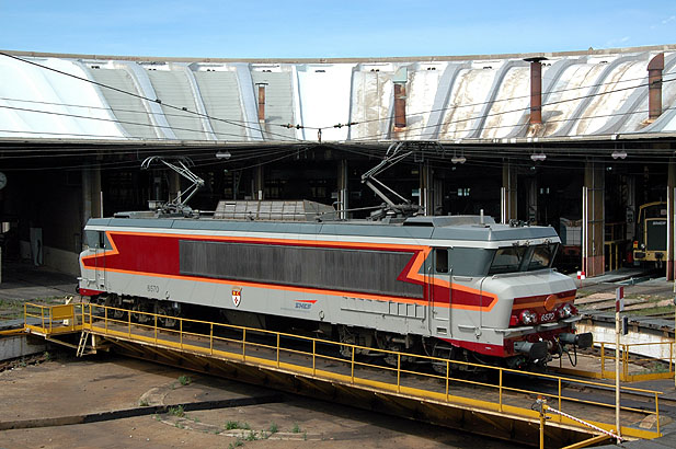 Após muito trabalho de restauro, em 2006 a locomotiva voltou a andar. Foto: APCC 6570
